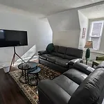 Rooftop Greenehouse Suite